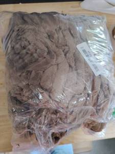 lot 9403 image: Large Brown Throw Blanket