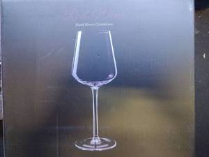 lot 15510 image: Hand Blown Crystal Red Wine Glasses Set of 4