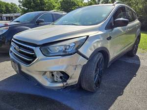 lot 2035 image: 2018 Ford Escape SE  GOLD