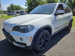 lot 2039 image: 2009 BMW X5  WHITE