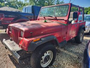 lot 2037 image: 1994 Jeep Wrangler YJ 4x4  RED