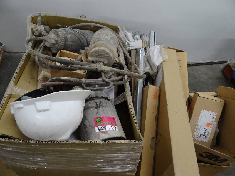 lot 2462 image: Pallet of Misc. St. Pro 395 Electric Paint Sprayer, Hardware