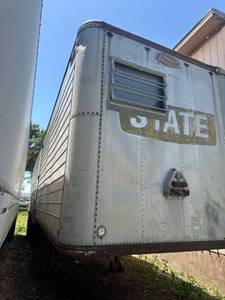 lot 715 image: Dorsey 40ft semi trailer