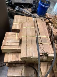 lot 718 image: Pallet of wood shims
