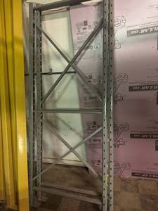 lot 724 image: pallet racking 2- 8ft operates 6-10ft cross beams