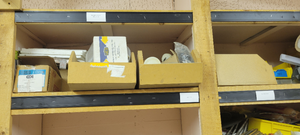 lot 3107 image: content of top shelf