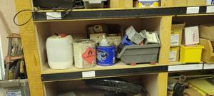 lot 3113 image: content on shelf