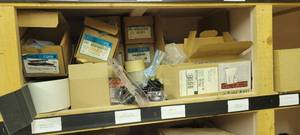 lot 3116 image: content on shelf