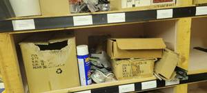 lot 3117 image: content on shelf