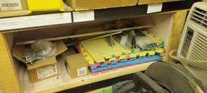 lot 3119 image: content on shelf