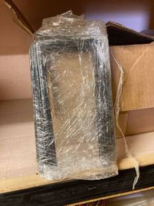 lot 7165 image: Box of multiple gun holders