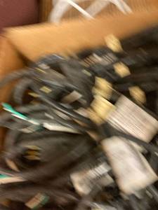 lot 7194 image: Box of replacement power supply cords