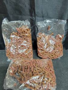 lot 2075 image: 3 Count Purina Moist and Meaty Dog Food Pouch (Flavor Unknown)