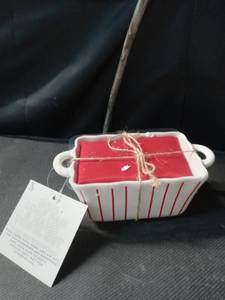 lot 2249 image: Glass Mini Loaf Pan & Hand Towel Set