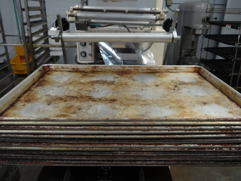 lot 2214 image: 12 Full Size  Sheets and 13 Cooling Racks