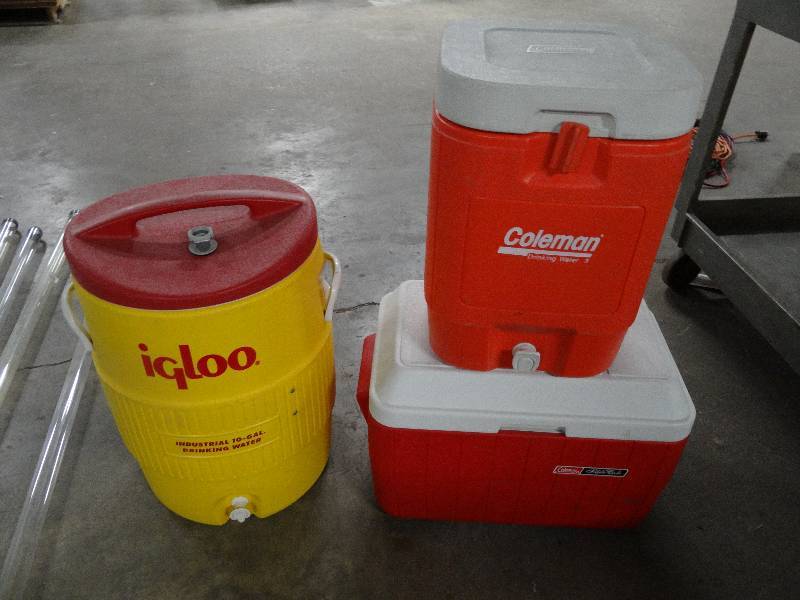 lot 2235 image: Lot of 3 Coolers