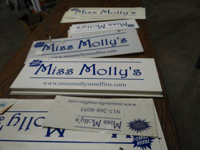 lot 2256 image: Lot of Signs - Heavy Duty