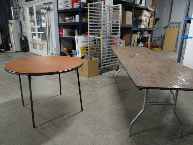 lot 2257 image: 2 Folding Tables