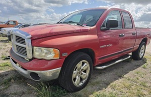 lot 13213 image: 2005 Dodge Ram 1500 SLT, RED