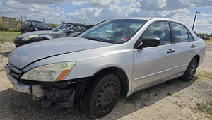 lot 13220 image: 2006 Honda Accord, SILVER