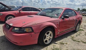 lot 13236 image: 2002 Ford Mustang, RED