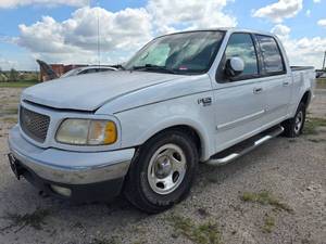 lot 13226 image: 2001 Ford F150, WHITE