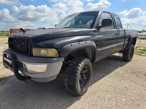 lot 13227 image: 1999 Dodge Ram 1500 4WD, BLACK