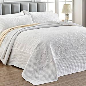 lot 5227 image: Qucover White Oversized King Bedspread, Soft Microfiber Lightweight California King Quilt, 3-Piece Ultrasonic Quilting Paisley Pattern Oversized King Quilt Sets with Shams, 128 x 120 Inches