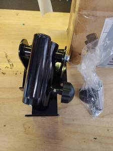lot 9098 image: T-Bar Row Platform and Hardware