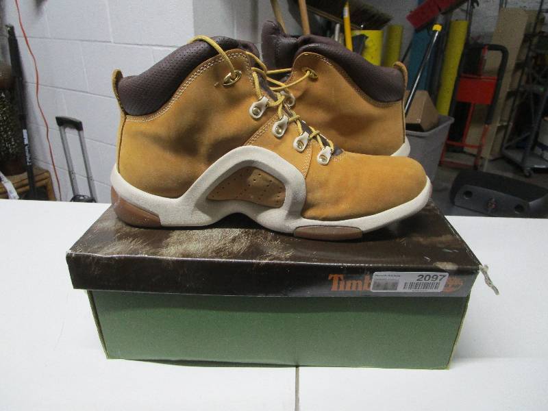 lot 2097 image: Size 12 Timberlands