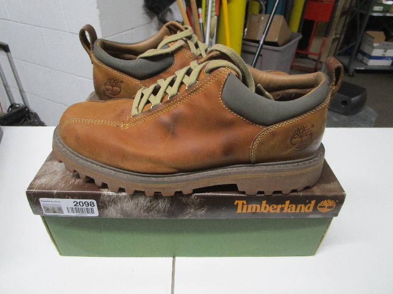 lot 2098 image: Size 11.5 Timberlands