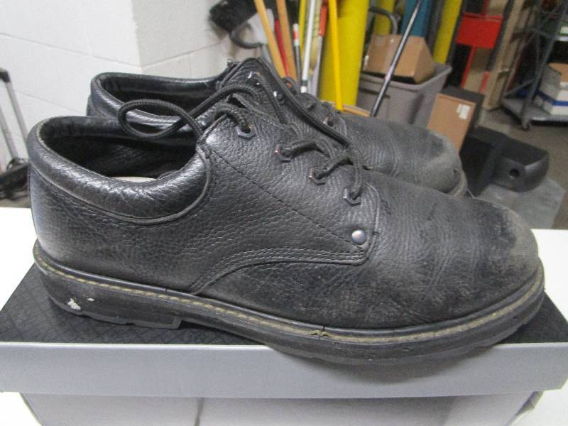 lot 2099 image: Size 12 Dr Scholls