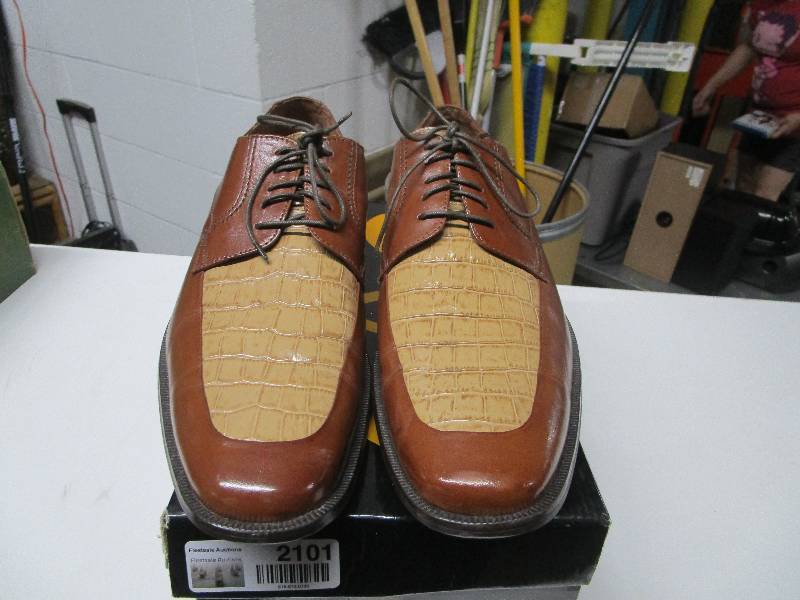 lot 2101 image: Stacey Adams Dress Shoes Size 11.5
