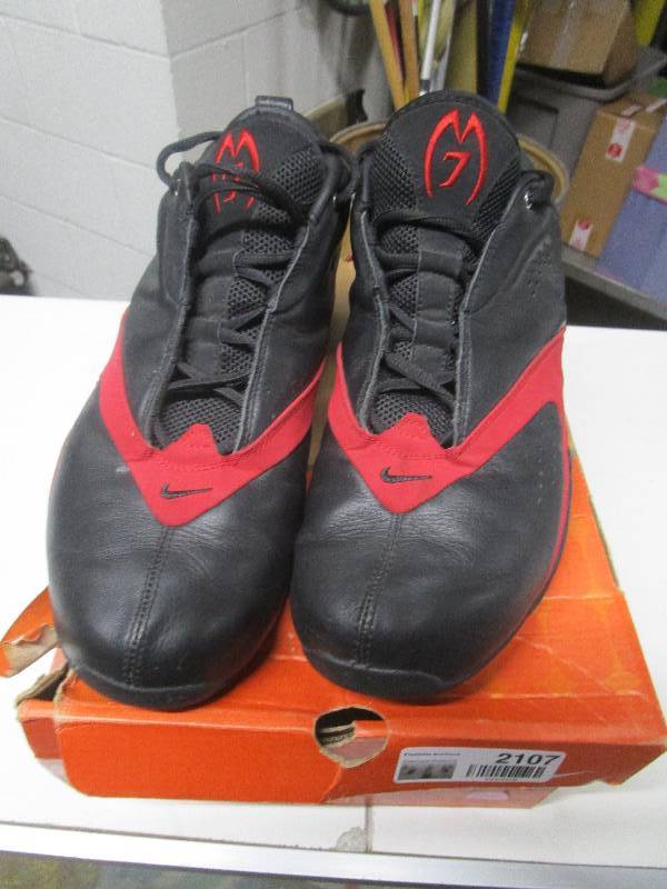 lot 2107 image: Size 12 Nike Zoom