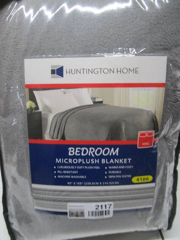 lot 2117 image: Microplush Blanket