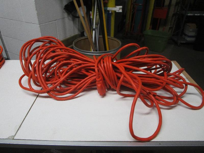 lot 2124 image: 100ft Extension Cord