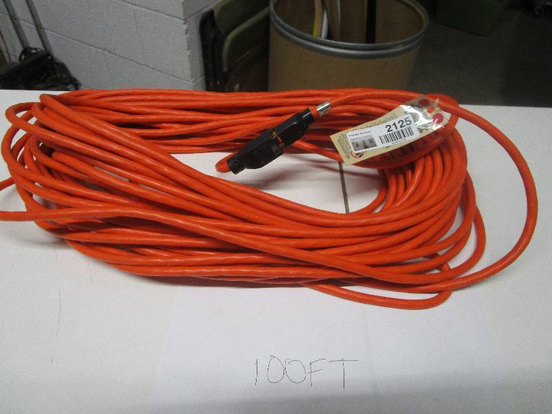 lot 2125 image: 100ft Extension Cord