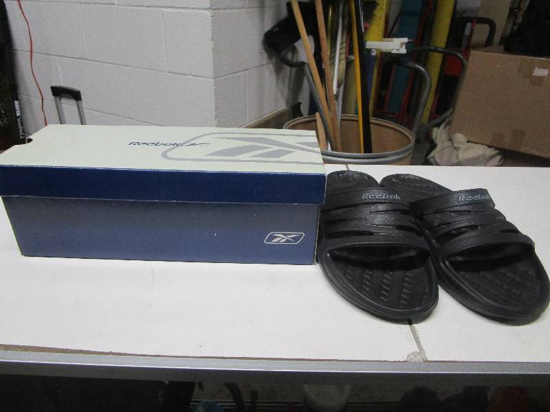 lot 2144 image: Reebok Size 12 Sandles