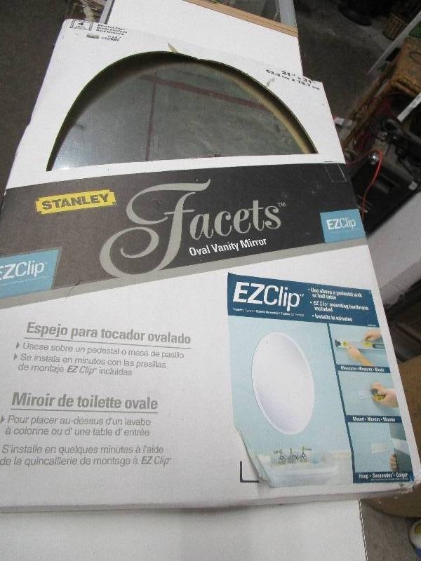 lot 2147 image: EZ Clip Vanity Mirror