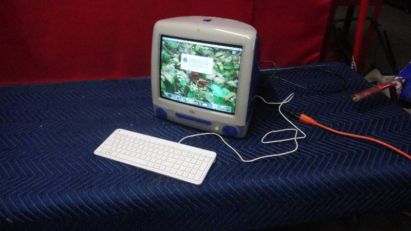 lot 2047 image: Old School iMac Computer