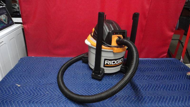 lot 2048 image: Rigid Shop Vac