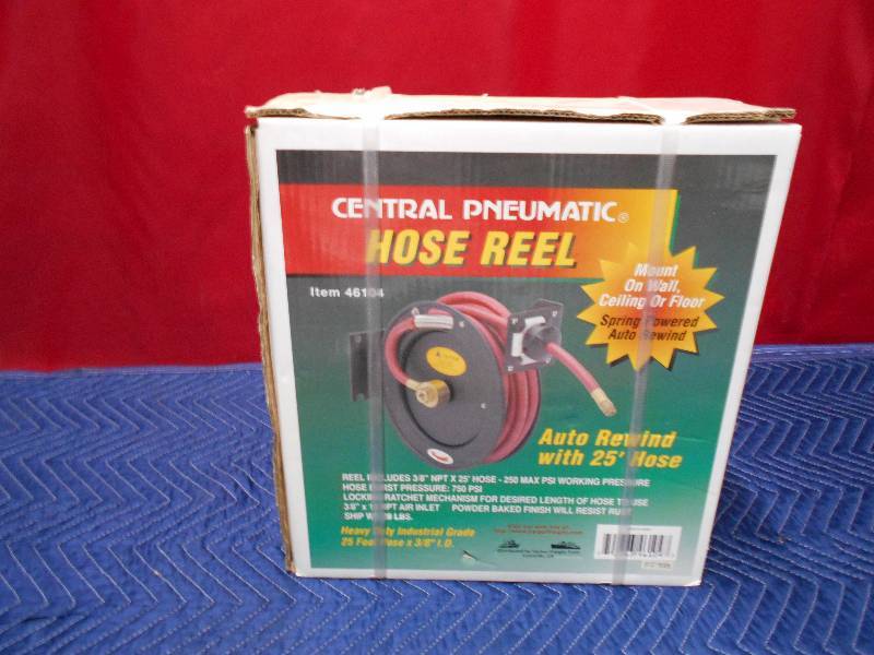 lot 2033 image: Hose Reel