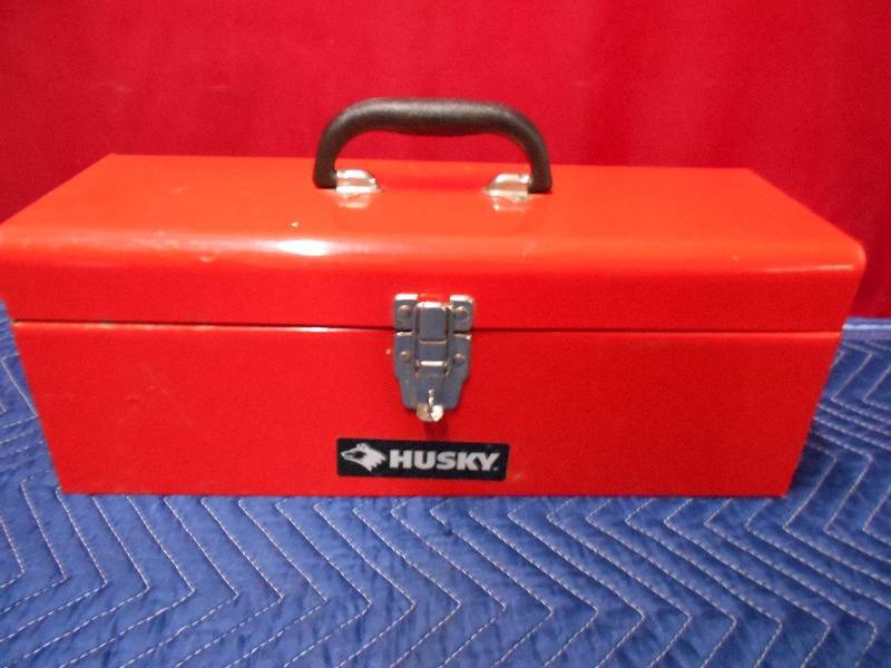 lot 2034 image: Husky Tool Box