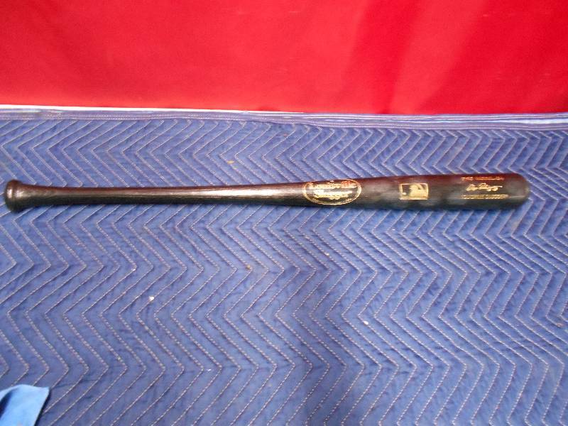 lot 2043 image: Baseball Bat Alex Rodriquez