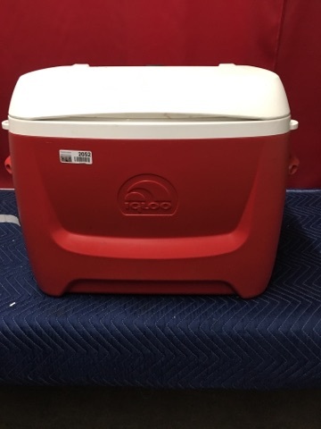 lot 2052 image: Igloo Cooler
