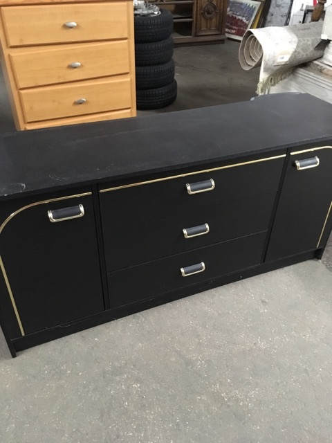 lot 2061 image: Modern Dresser