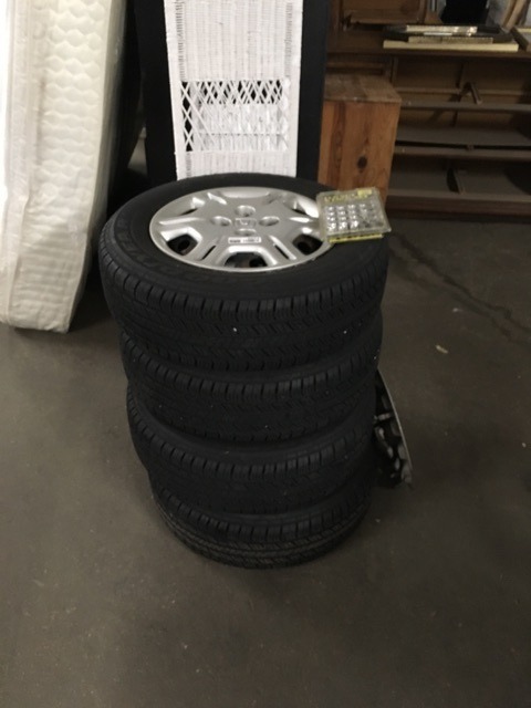 lot 2077 image: Set of Honda Tires and Rims with Lugs