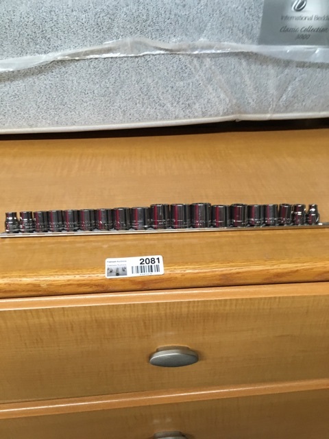 lot 2081 image: Craftsman Socket Set