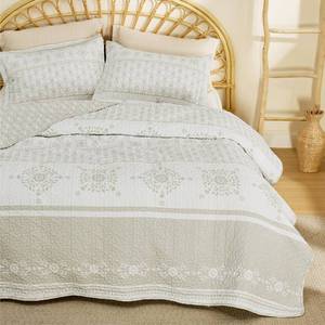 lot 14137 image: Bedsure Boho Quilt Set Queen - Reversible Bohemian Striped Pattern Quilt Bedding Set, 3 Pieces Lightweight Microfiber Bedspread, Linen Color Coverlet with 2 Pillow Shams for All Seasons (90x96)