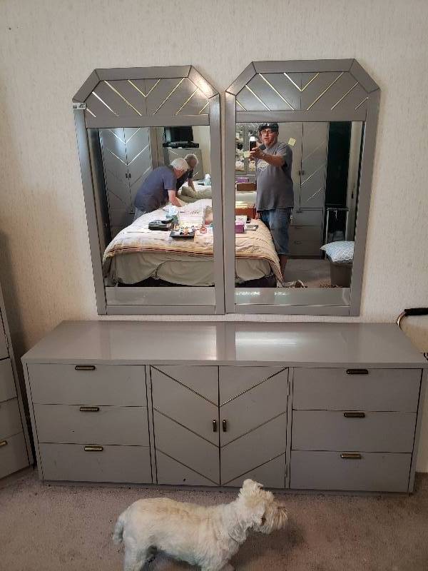 lot 2557 image: Broyhill Art Deco Style HisHer Mirrored Dresser Set